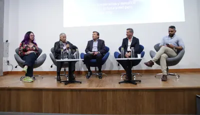 Panel "Colombia: empresas, gobierno y sociedad en el año 2025