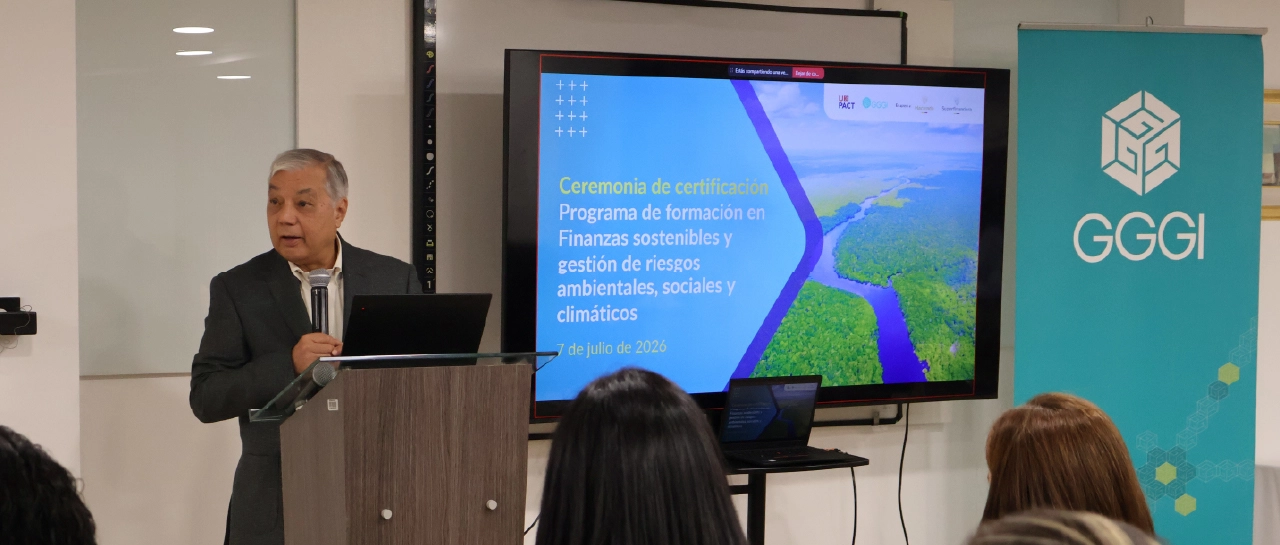 imagen: 253 servidores SFC se certificaron en el programa de finanzas sostenibles y gestión de riesgos ambientales, sociales y climáticos