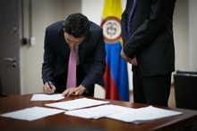 MinHacienda posesionó a Jorge Castaño Gutiérrez como Superintendente Financiero (e) - Abril 8 de 2015