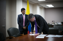 MinHacienda posesionó a Jorge Castaño Gutiérrez como Superintendente Financiero (e) - Abril 8 de 2015